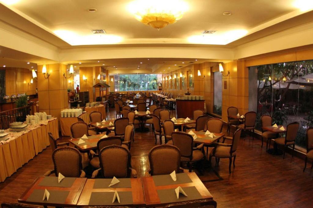 Oasis Amir Hotel Джакарта Екстериор снимка