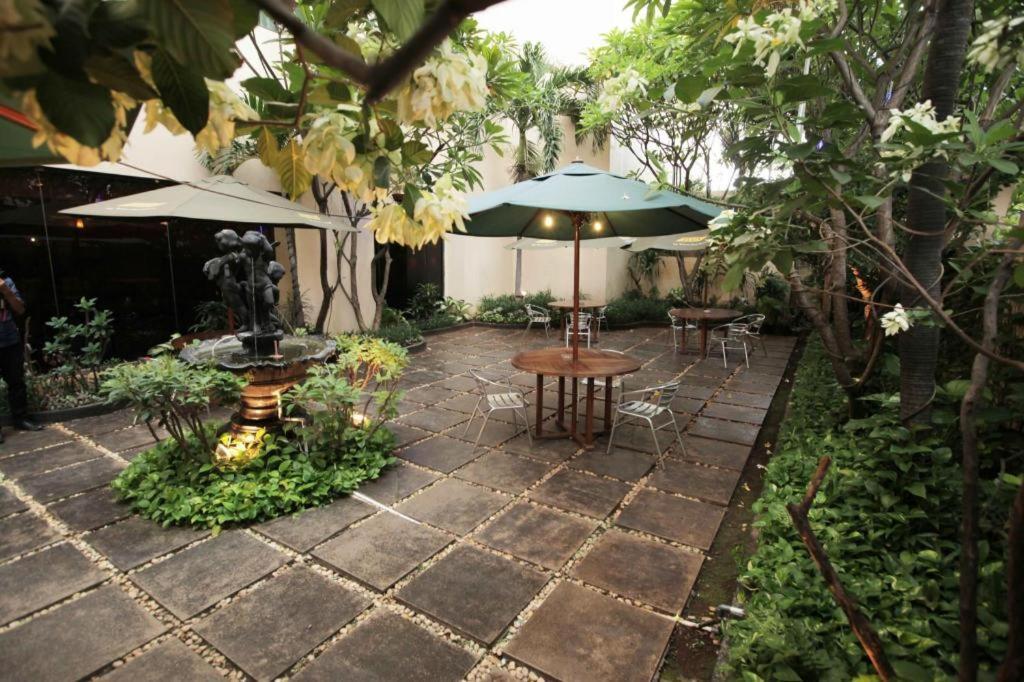 Oasis Amir Hotel Джакарта Екстериор снимка
