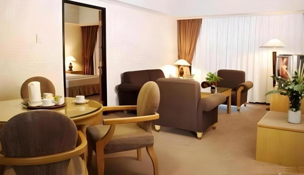 Oasis Amir Hotel Джакарта Екстериор снимка