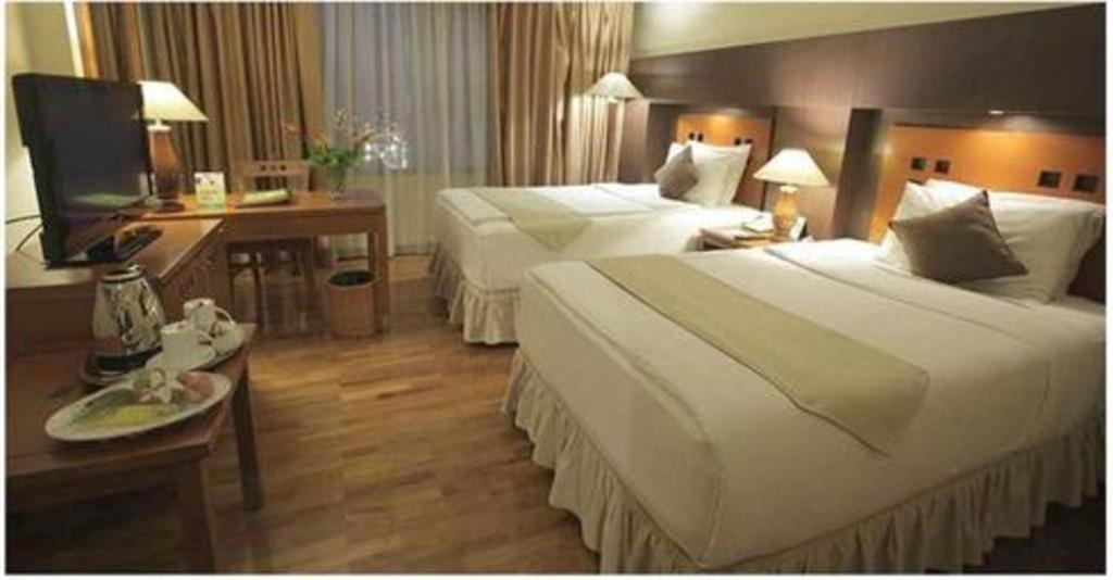 Oasis Amir Hotel Джакарта Екстериор снимка