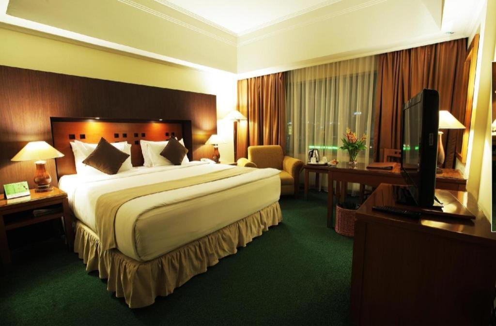 Oasis Amir Hotel Джакарта Екстериор снимка