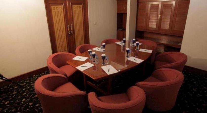 Oasis Amir Hotel Джакарта Екстериор снимка